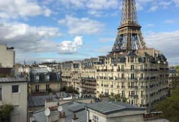 La tour Eiffel bientôt entièrement recouverte de plantes !