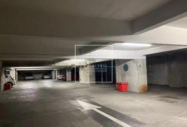 Nettoyage professionnel de parking aérien ou souterrain