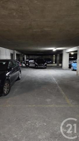 Parking - 21 m² environ - 0 pièce(s)