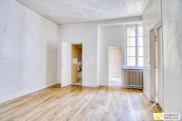 Appartement - 64 m² environ - 4 pièce(s)