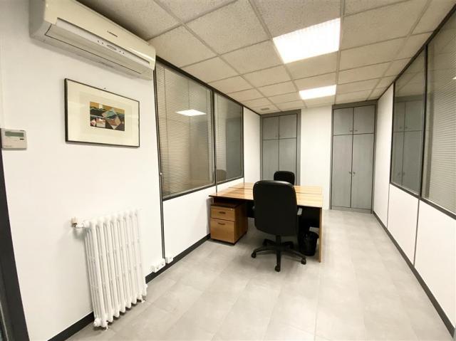 Bureau - 15 m² environ - 0 pièce(s)