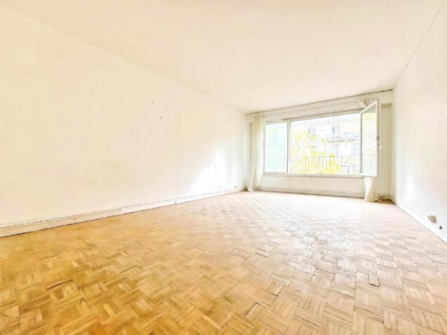 Appartement - 90 m² environ - 4 pièce(s)