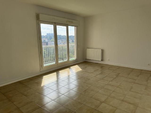 Appartement - 80 m² environ - 4 pièce(s)