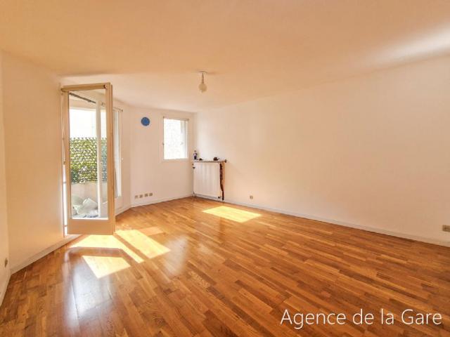 Appartement - 60 m² environ - 3 pièce(s)