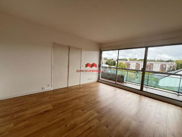 Appartement - 82 m² environ - 4 pièce(s)