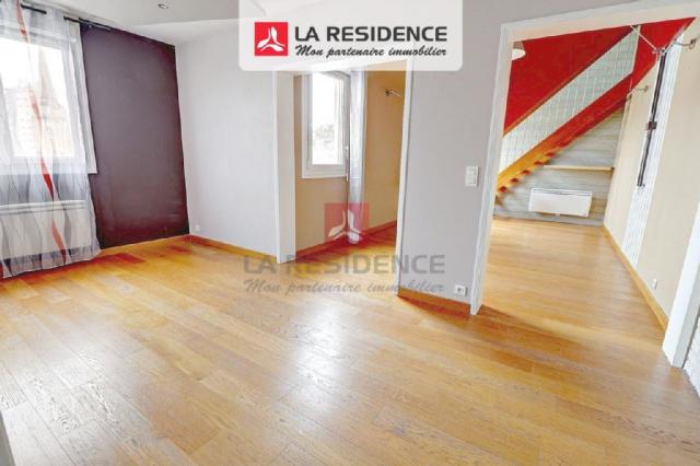 Appartement - 95 m² environ - 5 pièce(s)