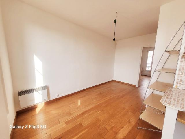 Appartement - 43 m² environ - 3 pièce(s)