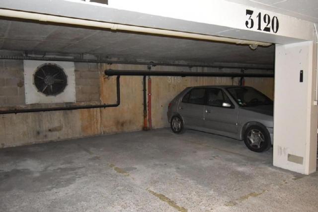 Parking - 0 m² environ - 0 pièce(s)