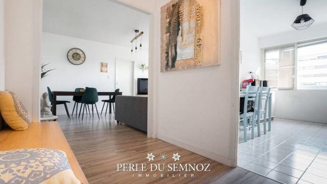 Appartement - 92 m² environ - 5 pièce(s)