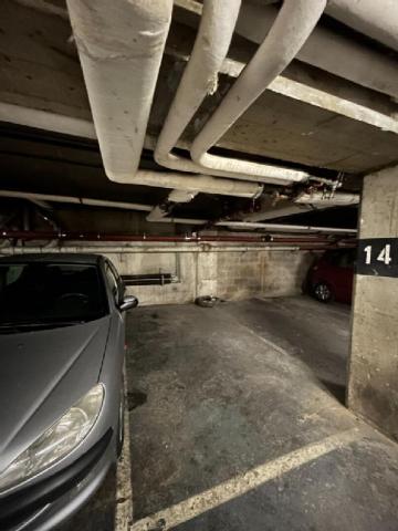 Parking - 12 m² environ - 0 pièce(s)