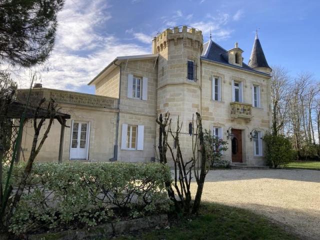 50 Annonces De Vente De Chateaux Manoirs Gironde 33 Logic Immo