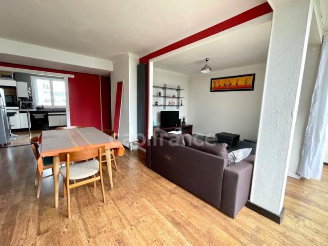 Appartement - 74 m² environ - 4 pièce(s)