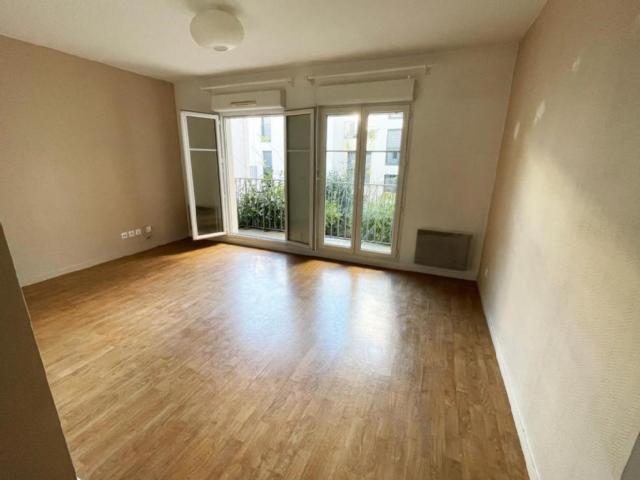 Appartement - 77 m² environ - 4 pièce(s)