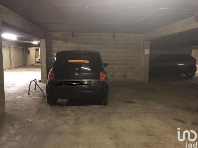 Parking - 25 m² environ - 0 pièce(s)