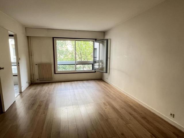 Appartement - 97 m² environ - 4 pièce(s)