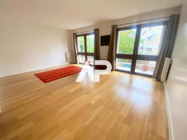 Appartement - 84 m² environ - 4 pièce(s)