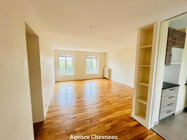 Appartement - 76 m² environ - 3 pièce(s)