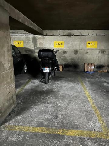 Parking - 10 m² environ - 0 pièce(s)