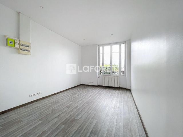 Appartement - 63 m² environ - 4 pièce(s)