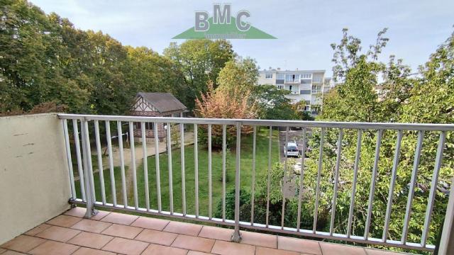 Appartement - 79 m² environ - 4 pièce(s)