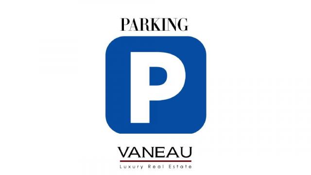 Parking - 12 m² environ - 0 pièce(s)