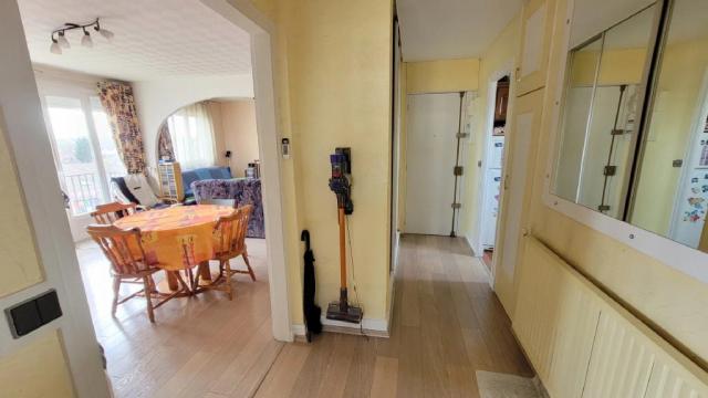 Appartement - 78 m² environ - 5 pièce(s)