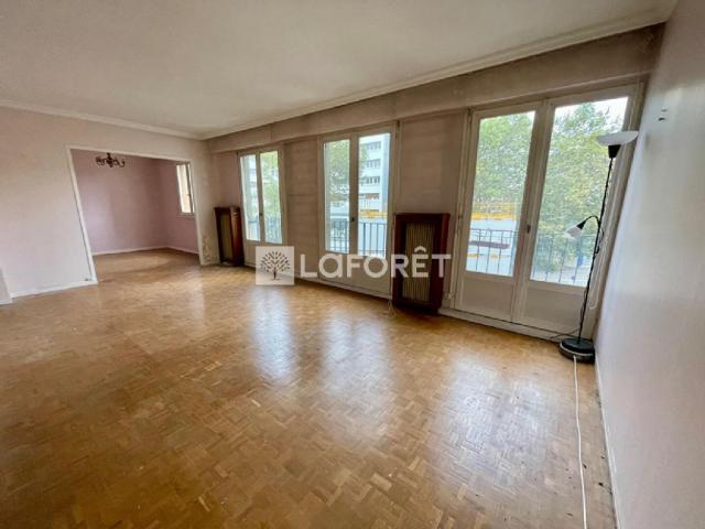 Appartement - 77 m² environ - 5 pièce(s)