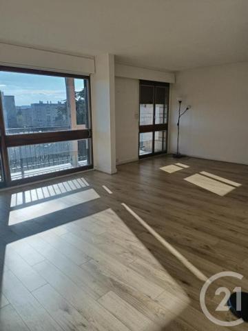 Appartement - 78 m² environ - 3 pièce(s)