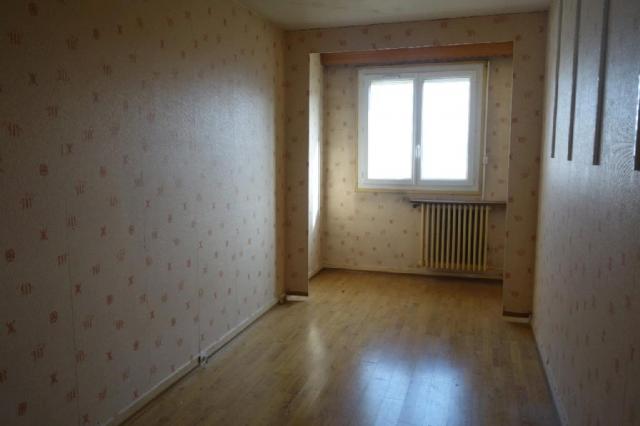 Appartement - 83 m² environ - 5 pièce(s)