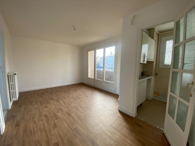 Appartement - 44 m² environ - 3 pièce(s)