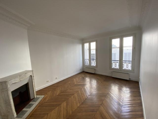 Appartement - 92 m² environ - 5 pièce(s)