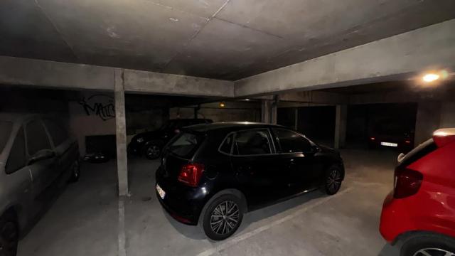 Parking - 10 m² environ - 0 pièce(s)