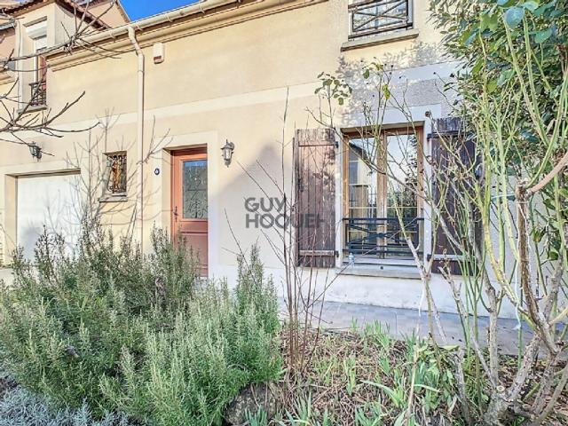 Marseille 3 LUX PLUS - carport en bois avec murs intégrés pour