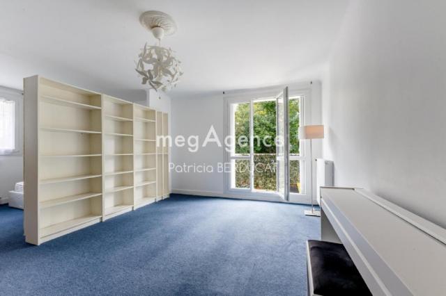 Appartement - 88 m² environ - 4 pièce(s)