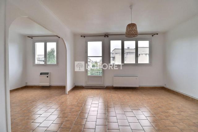 Appartement - 67 m² environ - 4 pièce(s)