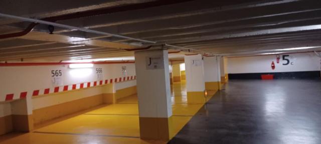 Parking - 11 m² environ - 0 pièce(s)