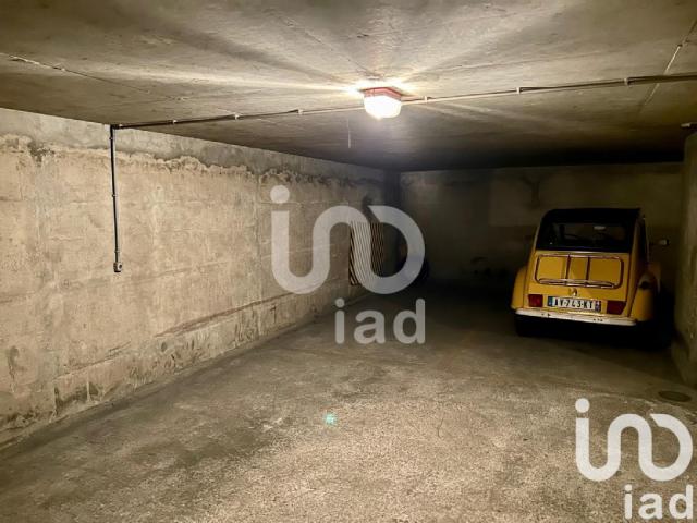 Parking - 10 m² environ - 0 pièce(s)