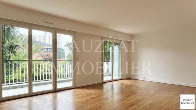 Appartement - 80 m² environ - 4 pièce(s)