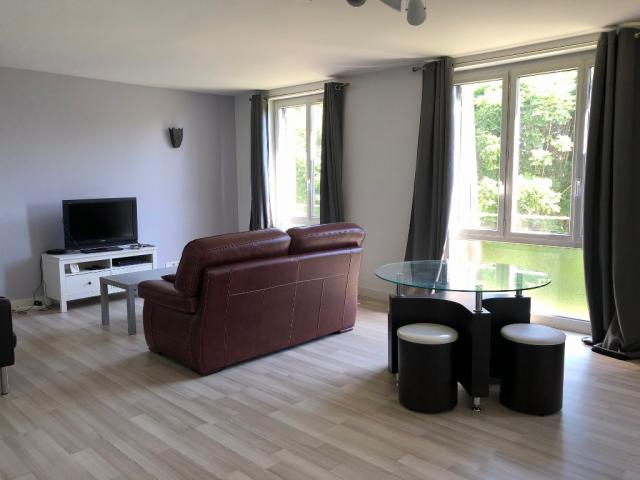 Appartement - 65 m² environ - 4 pièce(s)