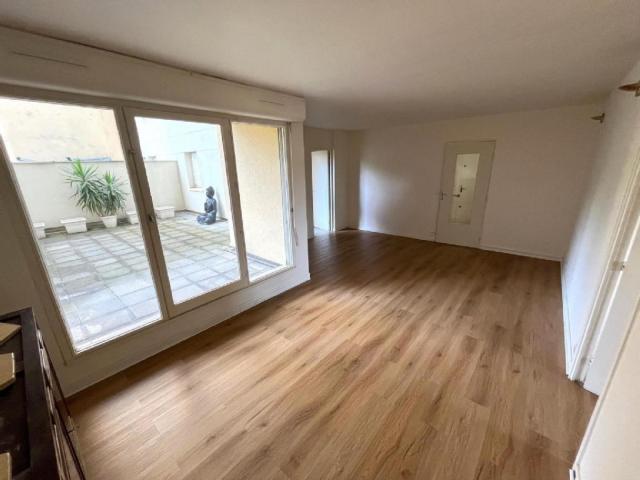 Appartement - 73 m² environ - 3 pièce(s)