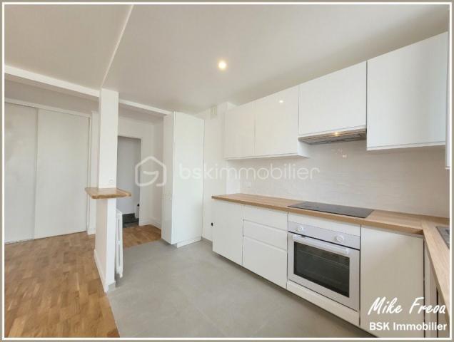 Appartement - 74 m² environ - 4 pièce(s)