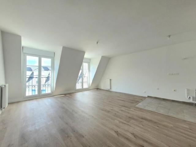 Appartement - 90 m² environ - 5 pièce(s)