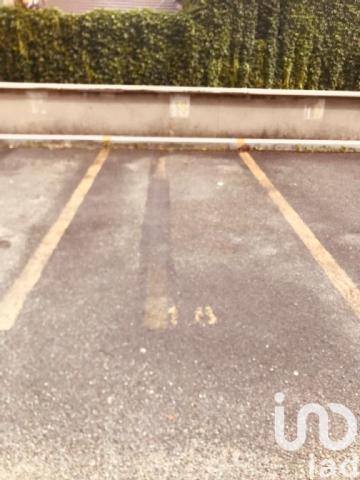 Parking - 12 m² environ - 0 pièce(s)