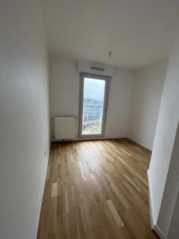 Appartement - 93 m² environ - 5 pièce(s)